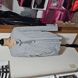 Xxl grey gap sweater with front ruffles.